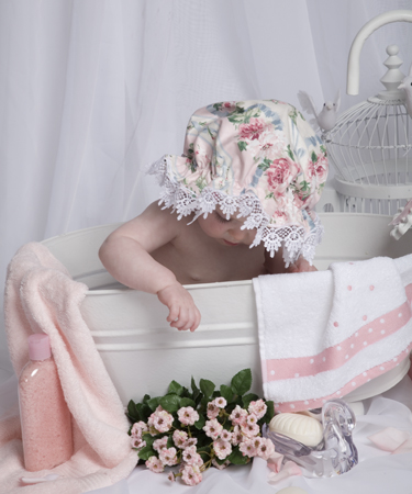 Pretty Flowers Baby Bath