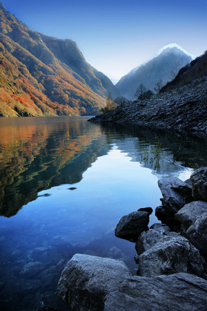 Mirrored Mountains (LA537)