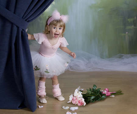 Ballerina Toddler with Flowers MF5283