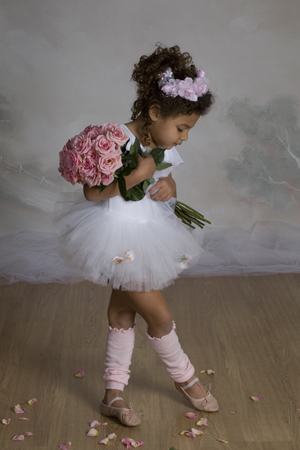 Ballet Dancer with Bouquet MF5571