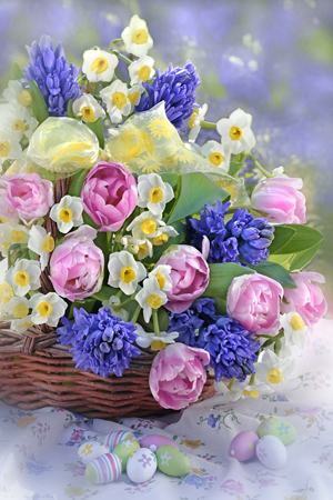 Flower Bouquet in Basket EA156