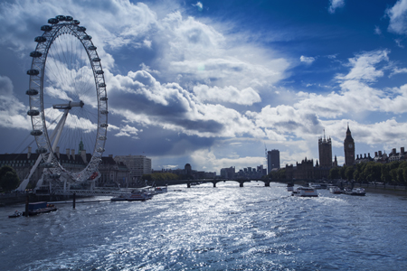 Thames Tour LDN143