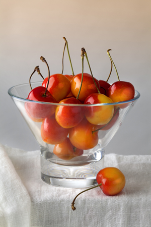 Rainier Cherries in a Glass Bowl F758