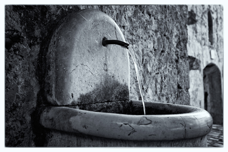 St Paul de Vence Fountain FA108